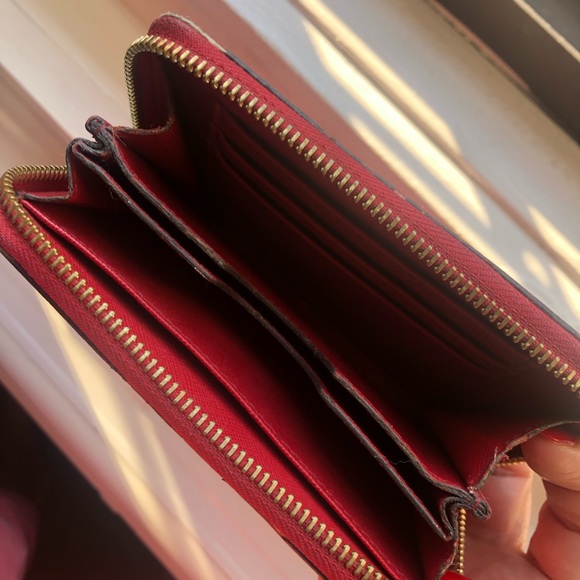 Michael Kors zippered wallet - Picture 3 of 4